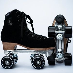 Moonlight Roller skates size 9 night fever